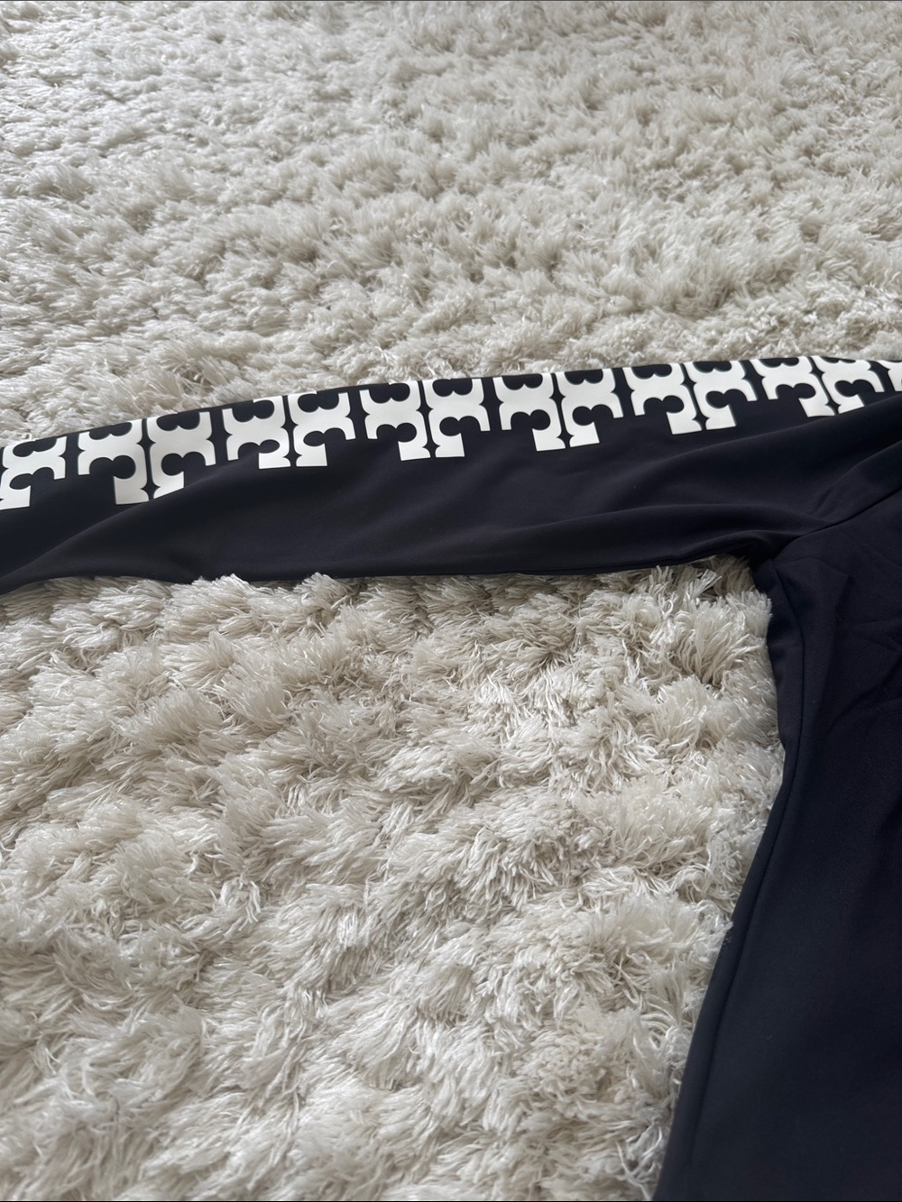 Tory Burch Black Zip-Up Jacket with White Graphic Sleeve-nwot-xl - Picture 2 of 5